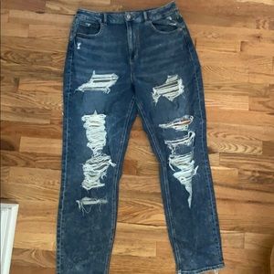American Eagle Distressed Curvy Mom Jean